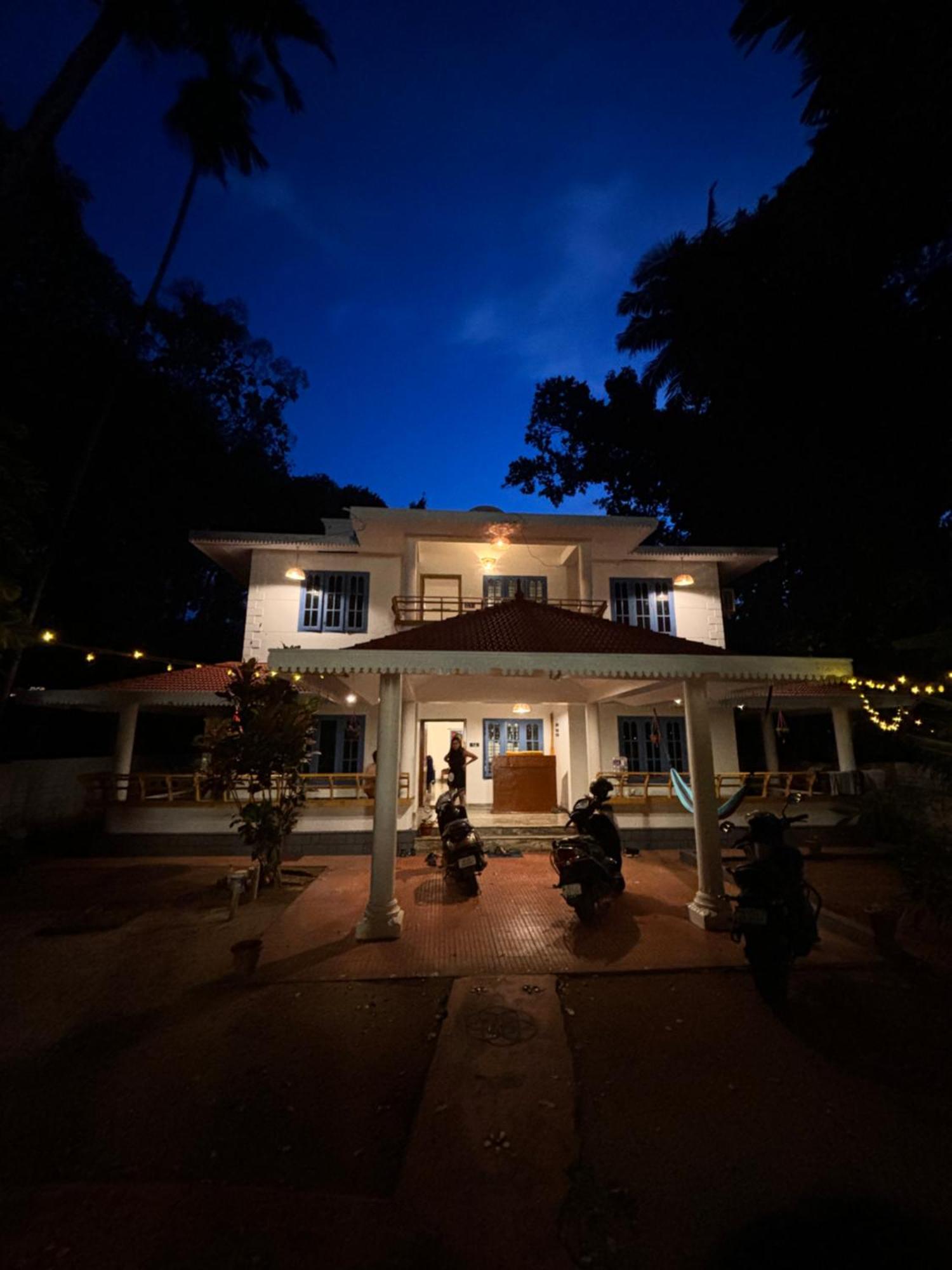 Barefoot Hostels, Варкала Екстер'єр фото