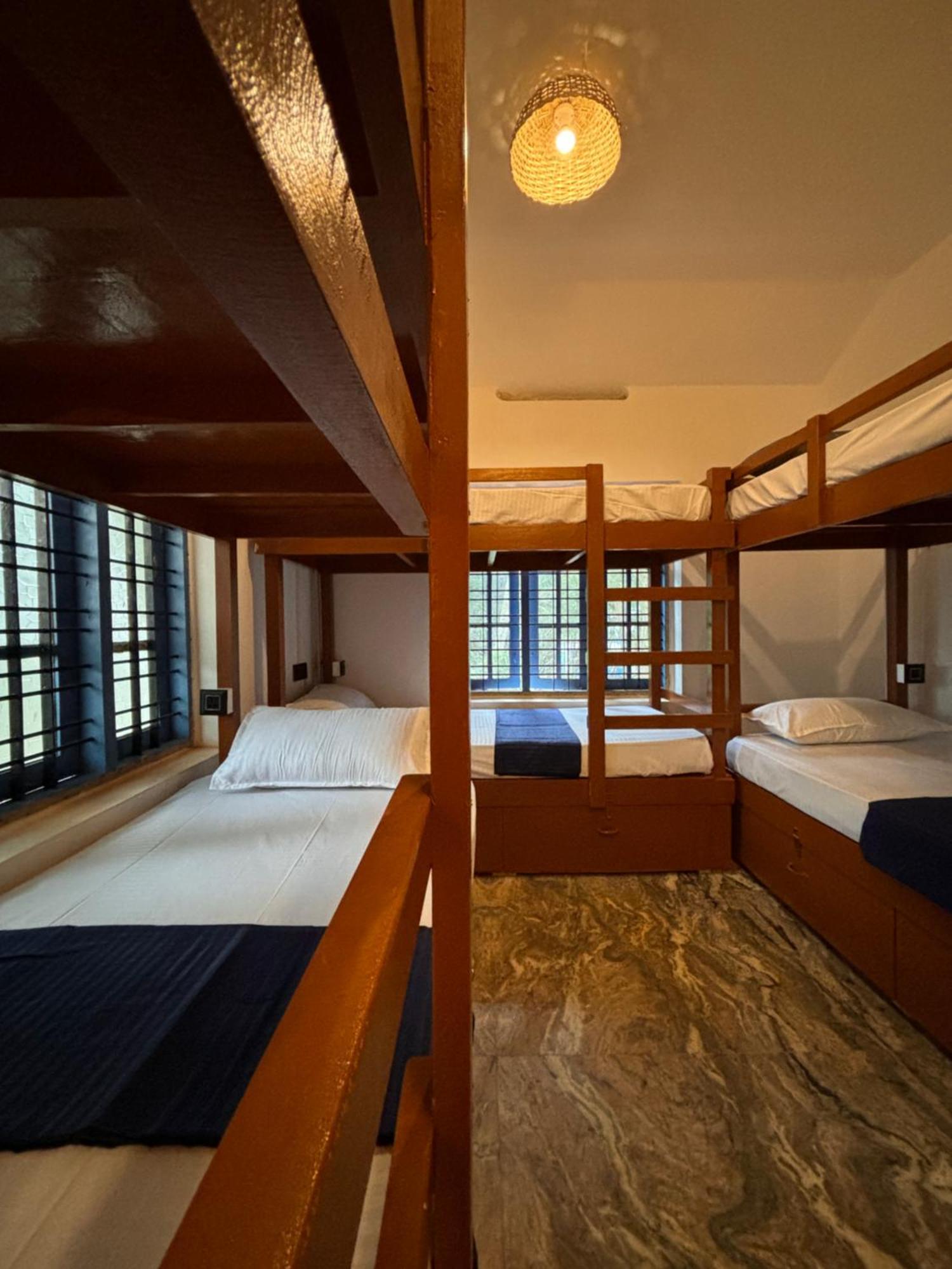 Barefoot Hostels, Варкала Екстер'єр фото