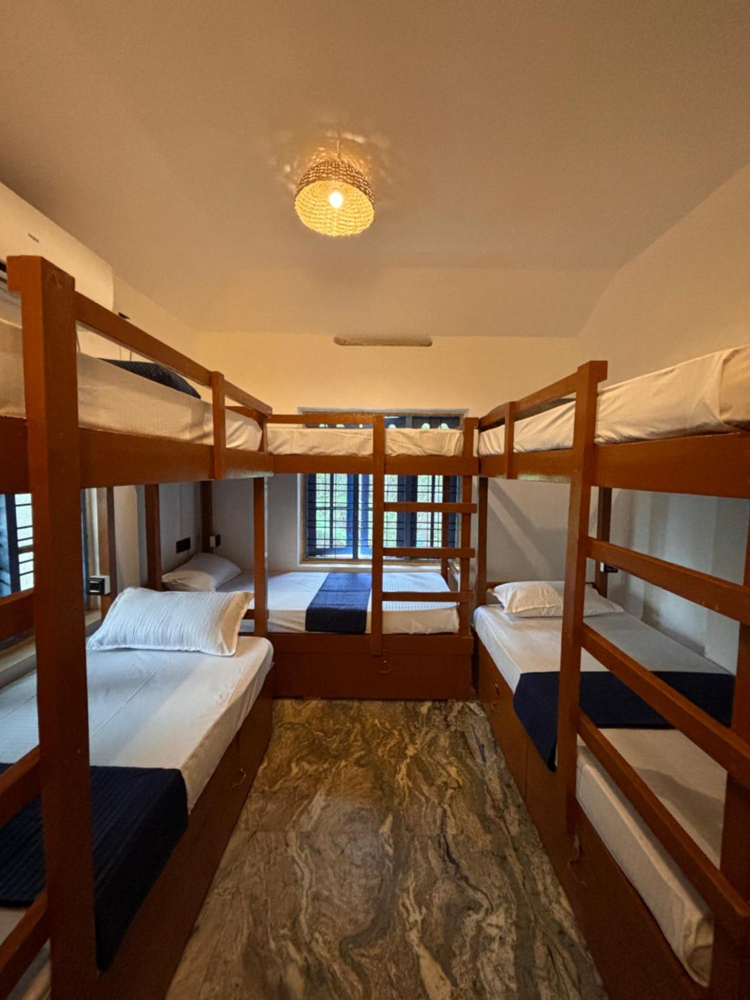 Barefoot Hostels, Варкала Екстер'єр фото